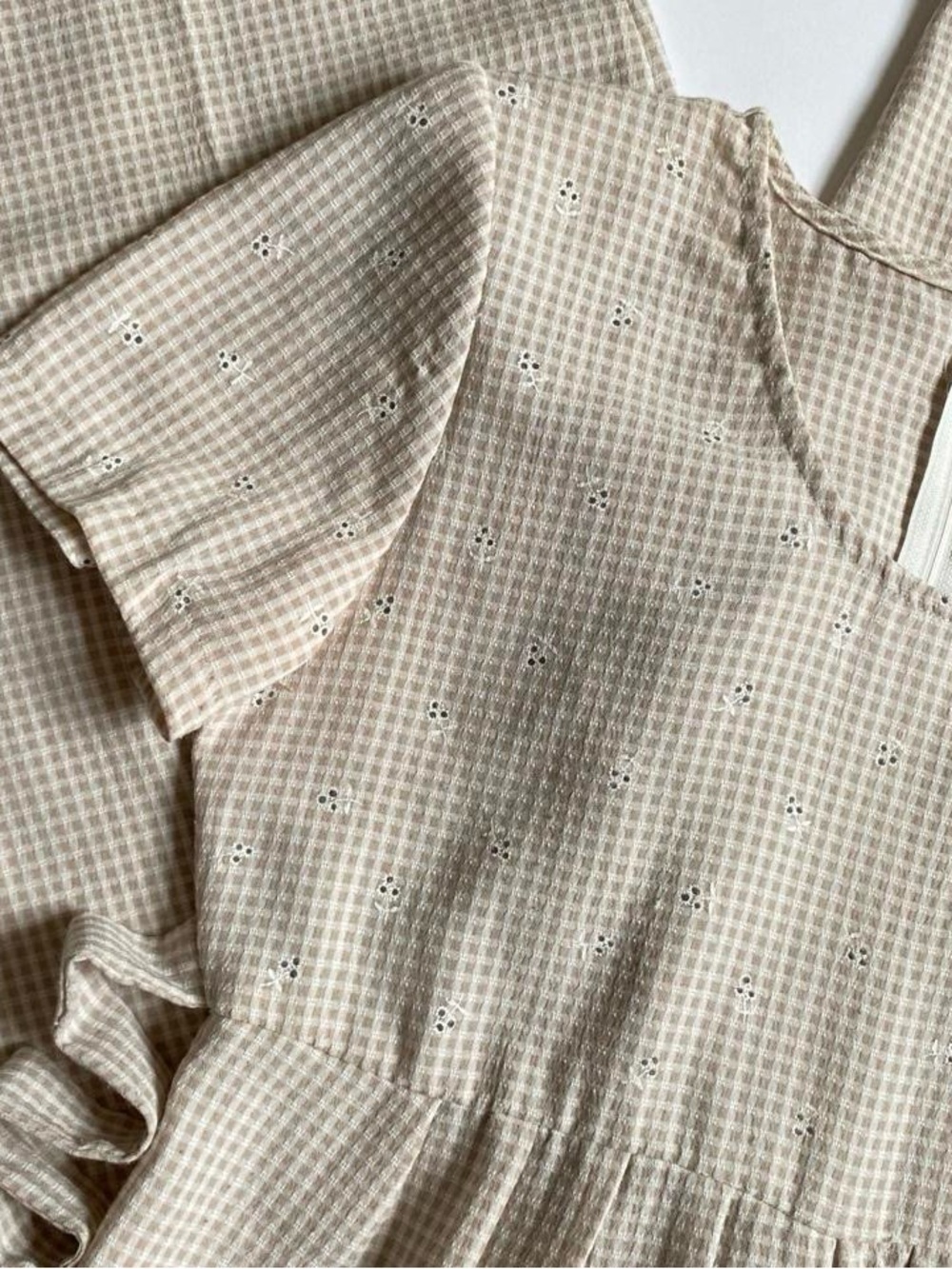 Vintage beige plaid jumpsuit - Picture 3 of 8